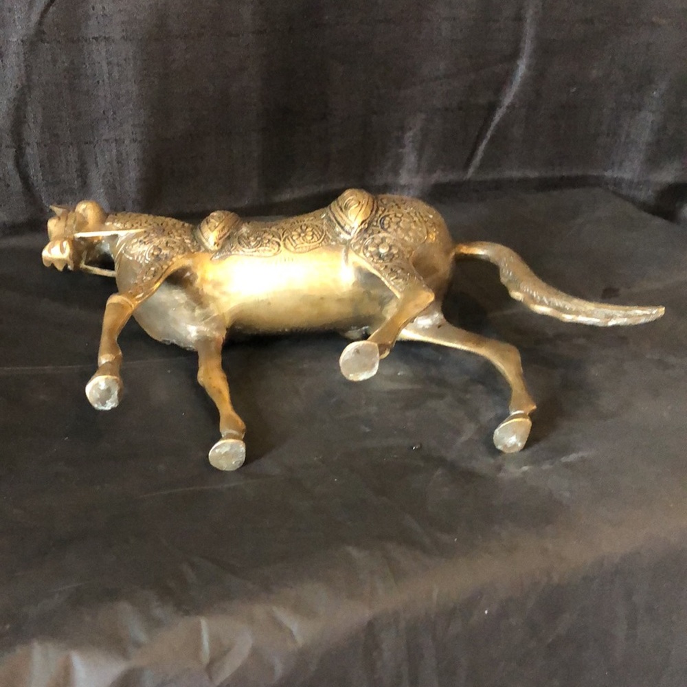Medieval horse brass figure large 10” H 12” L midcentury Korea.  Free standing - Picture 8 of 8